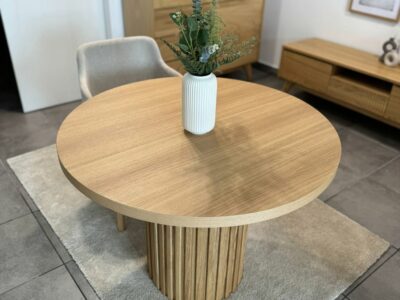 STÓŁ OKRĄGŁY Z LAMELAMI MARSHAL DESIGN